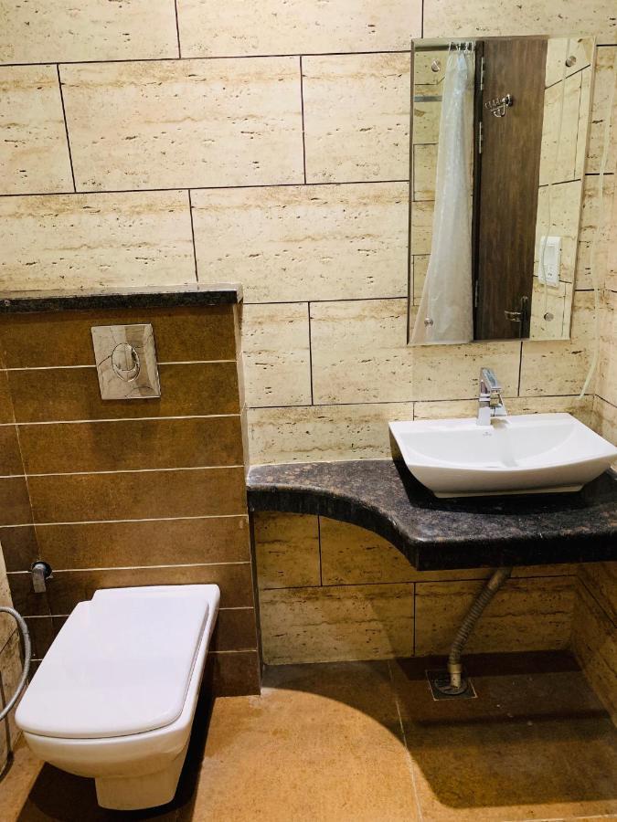 Hotel Sb Residency Αμριτσάρ Εξωτερικό φωτογραφία